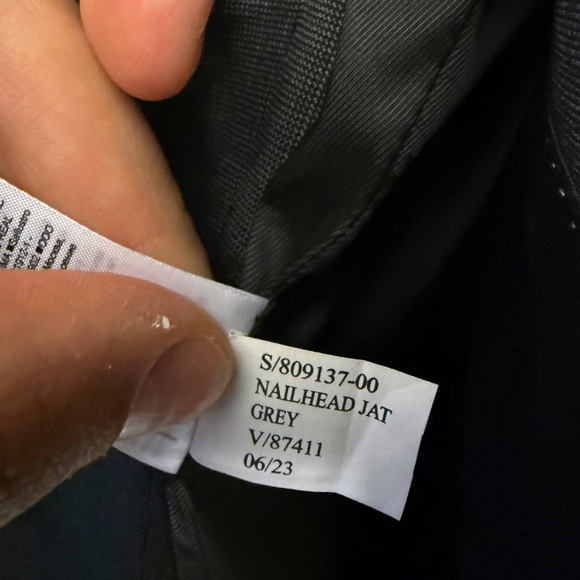 Banana Republic Nailhead Gray Suit - 44R Jacket / 36R Waist - WORN ONCE! - Picture 4 of 8